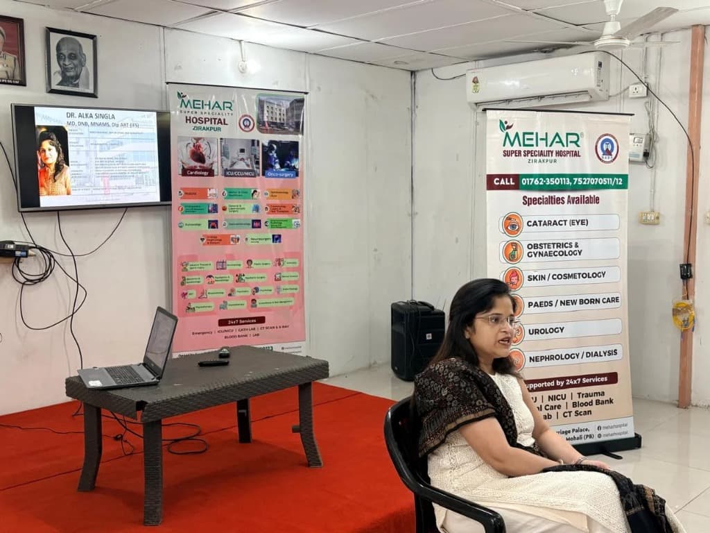 Dr. Alka Singla conducting a health seminar - Photo 3