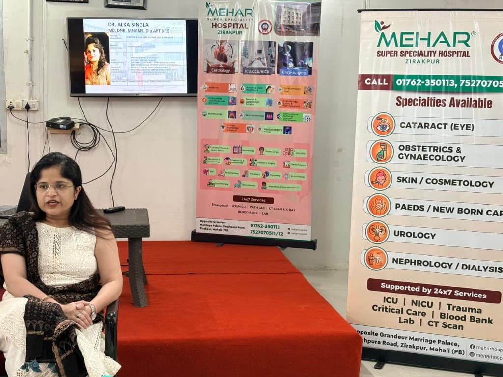Dr. Alka Singla conducting a health seminar - Photo 4